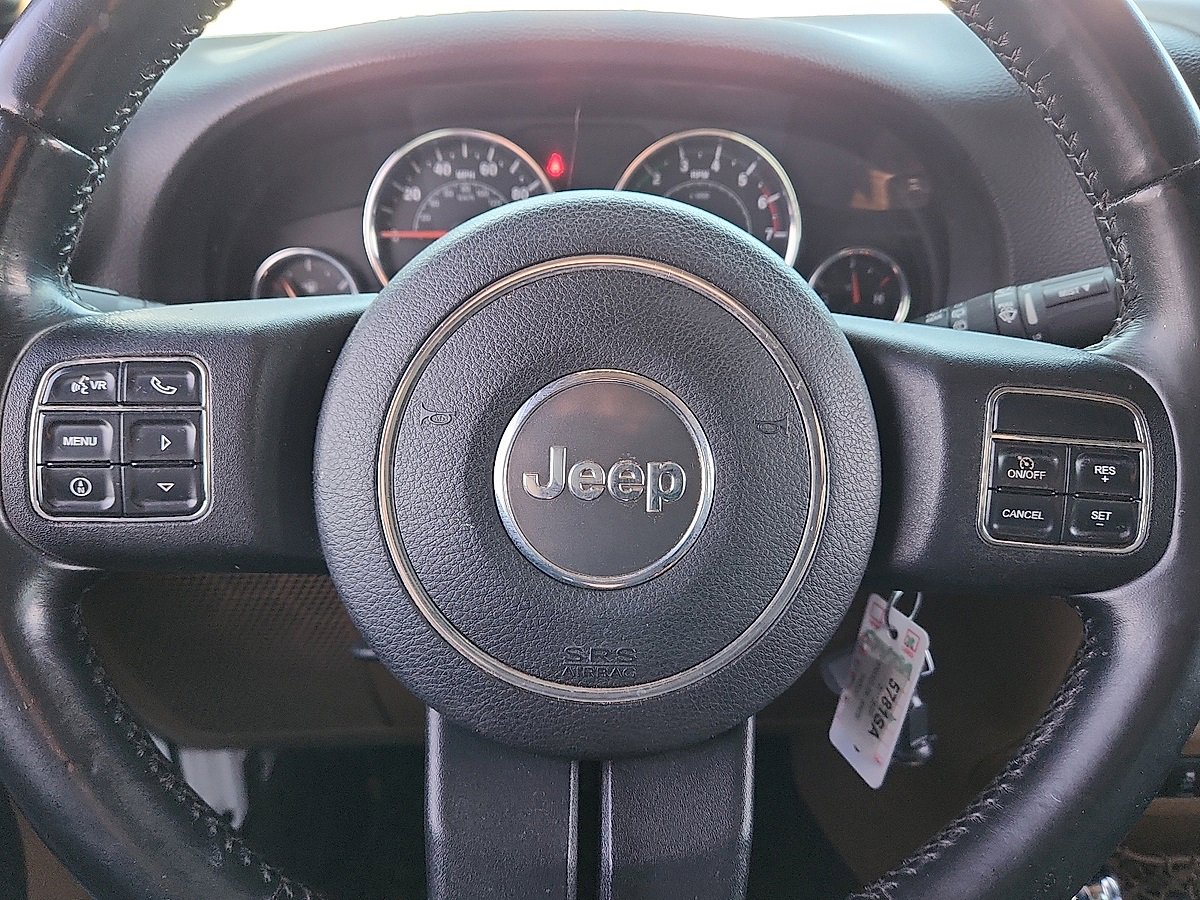 Used 2011 Jeep Wrangler Unlimited Rubicon w/ Connectivity Group image 11