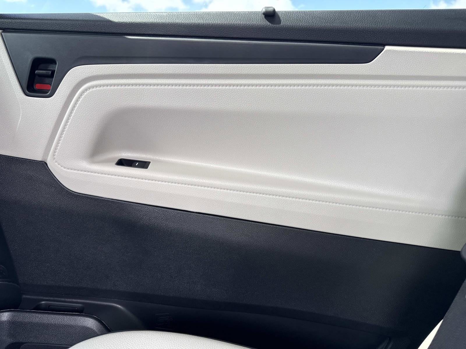 New 2026 Honda Odyssey Touring image 17
