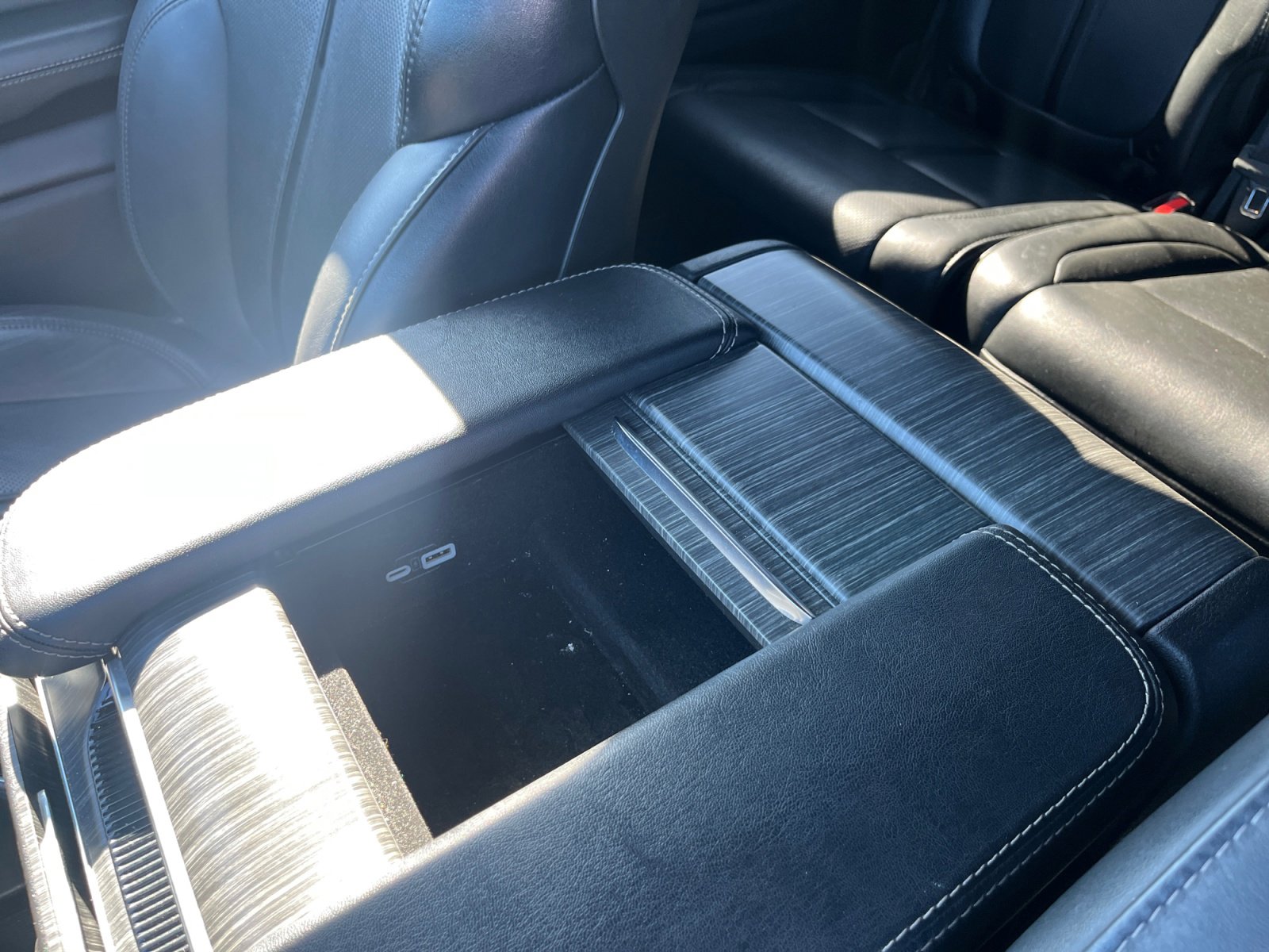 Certified 2024 Jeep Wagoneer L Series II image 15