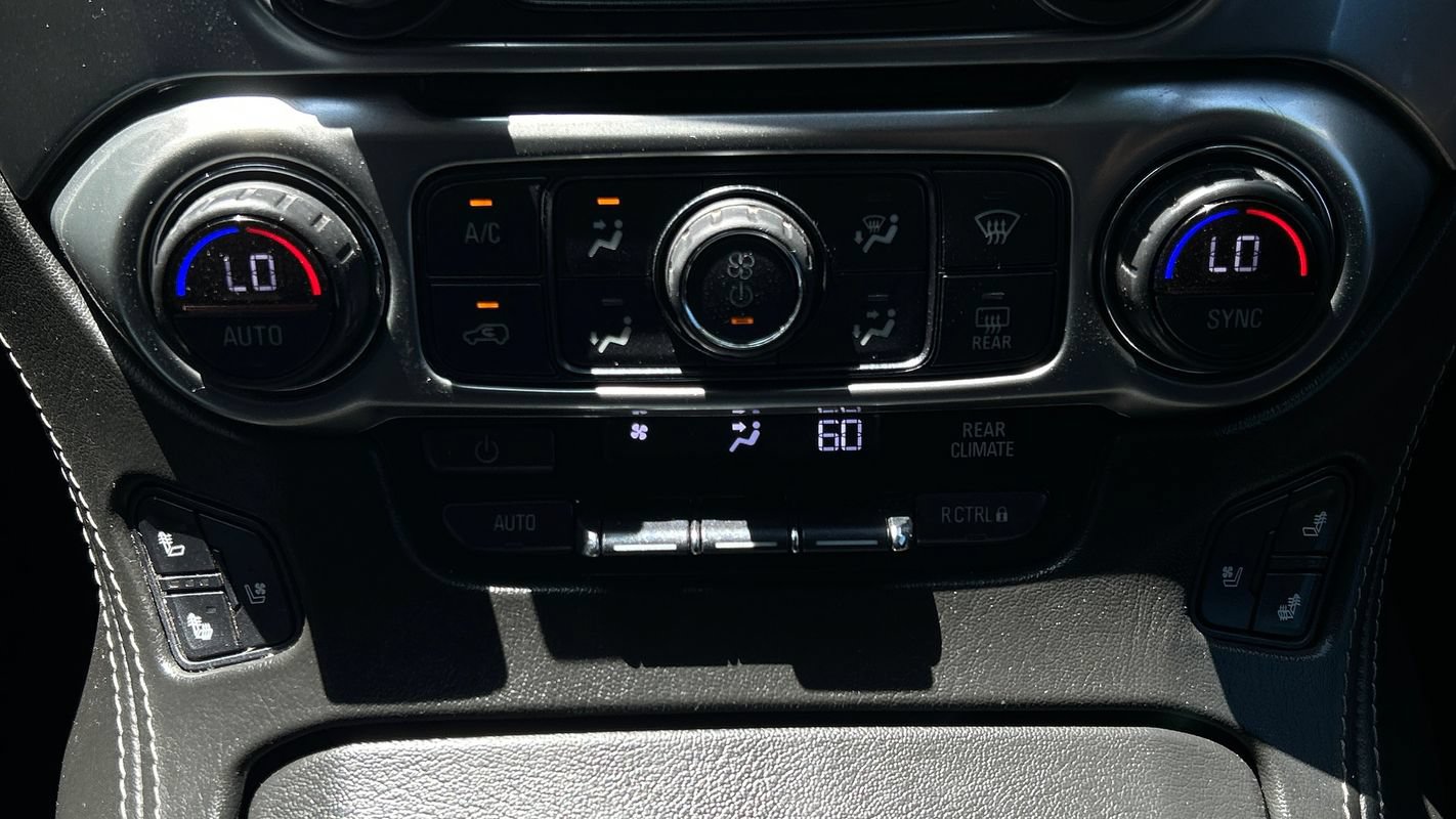 Used 2018 Chevrolet Tahoe Premier AWD/4WD image 31