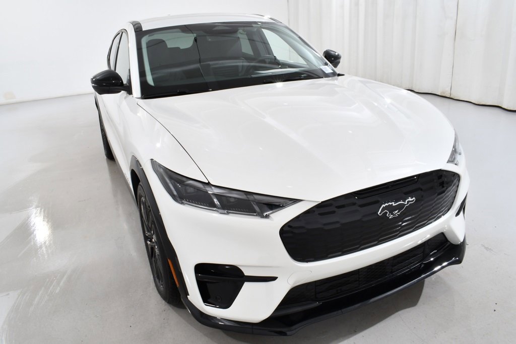 Used 2025 Ford Mustang Mach-E Premium w/ Sport Appearance Package image 4