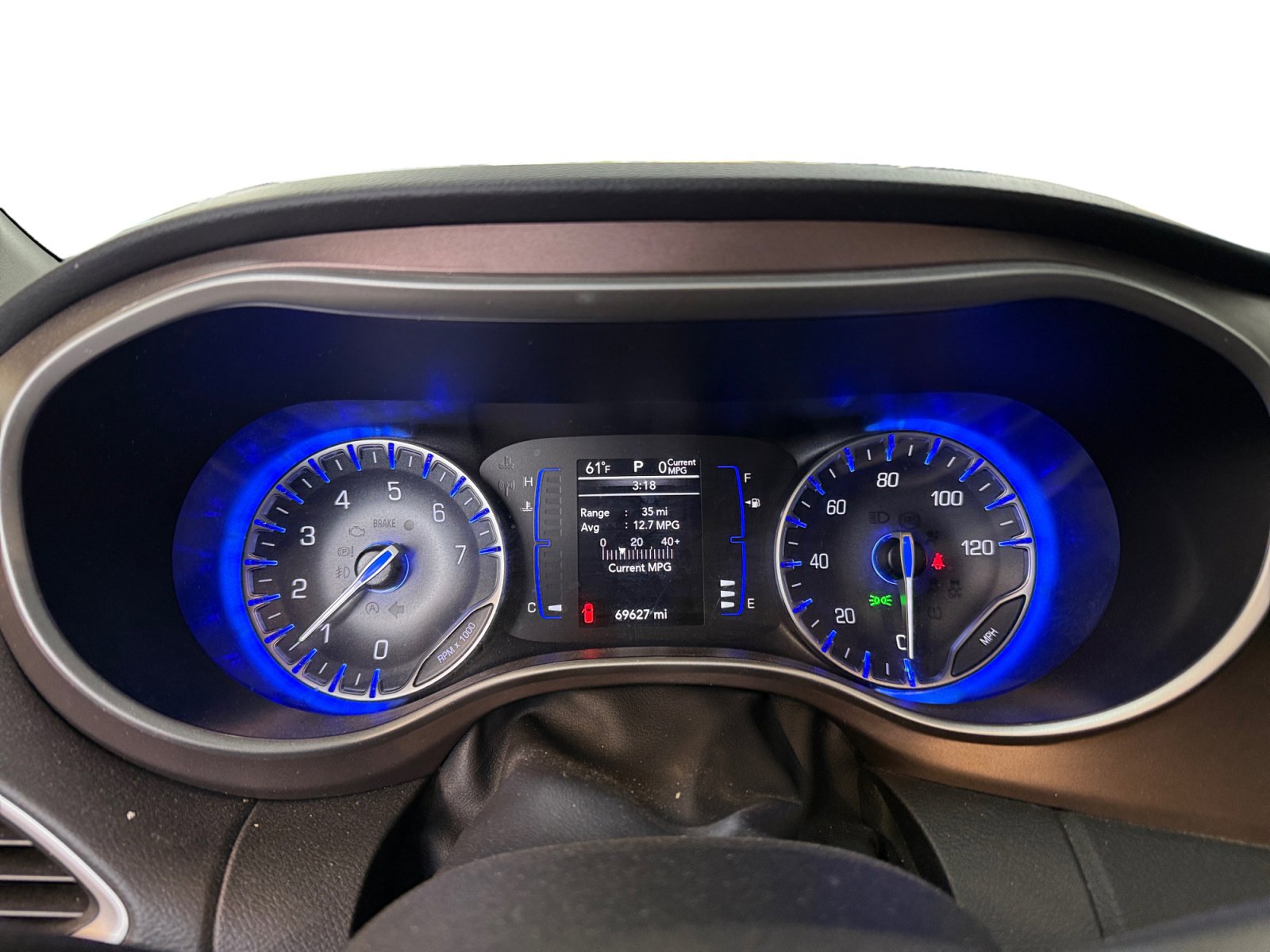 Used 2023 Chrysler Voyager LX FWD image 13