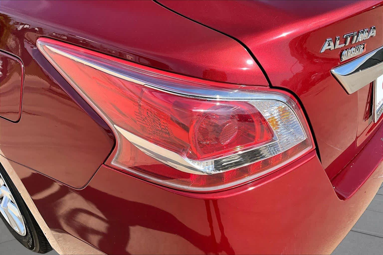 Used 2013 Nissan Altima 2.5 S FWD image 26