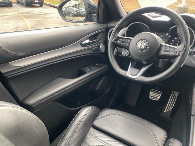 Used 2023 Alfa Romeo Stelvio Veloce image 41