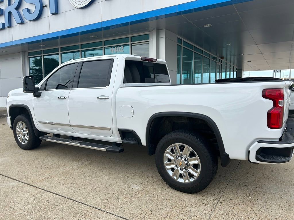 Used 2024 Chevrolet Silverado 3500 High Country AWD/4WD image 8