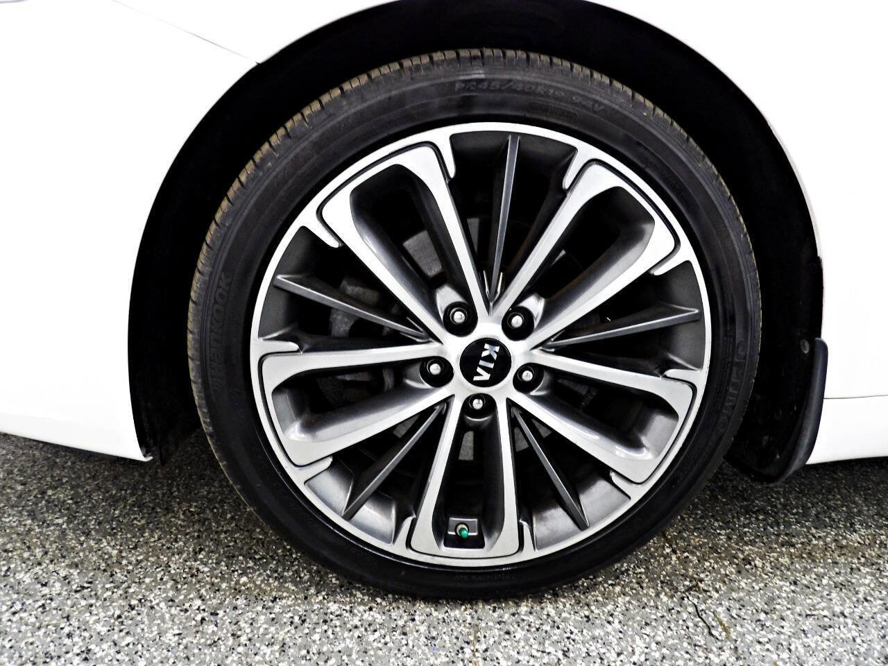 Used 2017 Kia Cadenza Technology FWD image 23