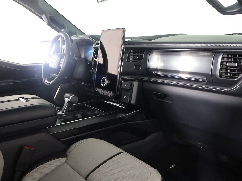 Used 2023 Ford F150 Lightning Platinum image 33