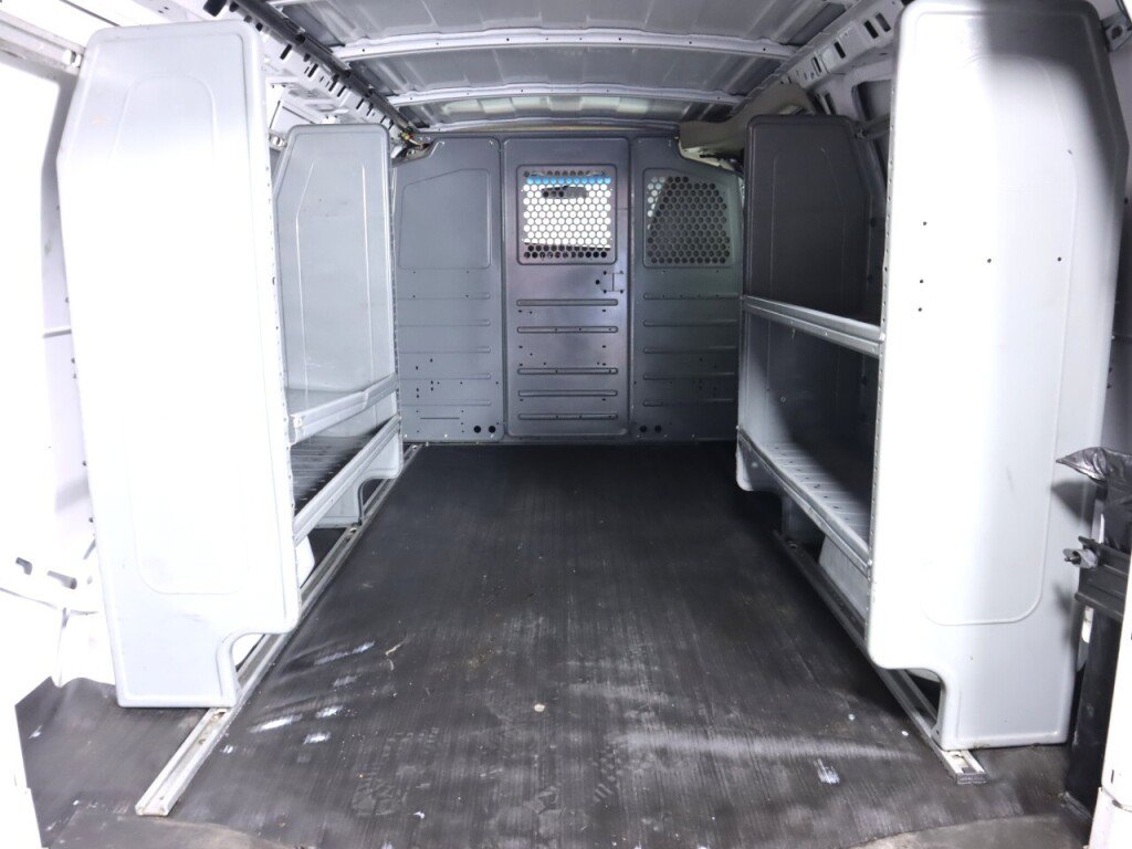 Used 2013 Chevrolet Express 1500 RWD image 22