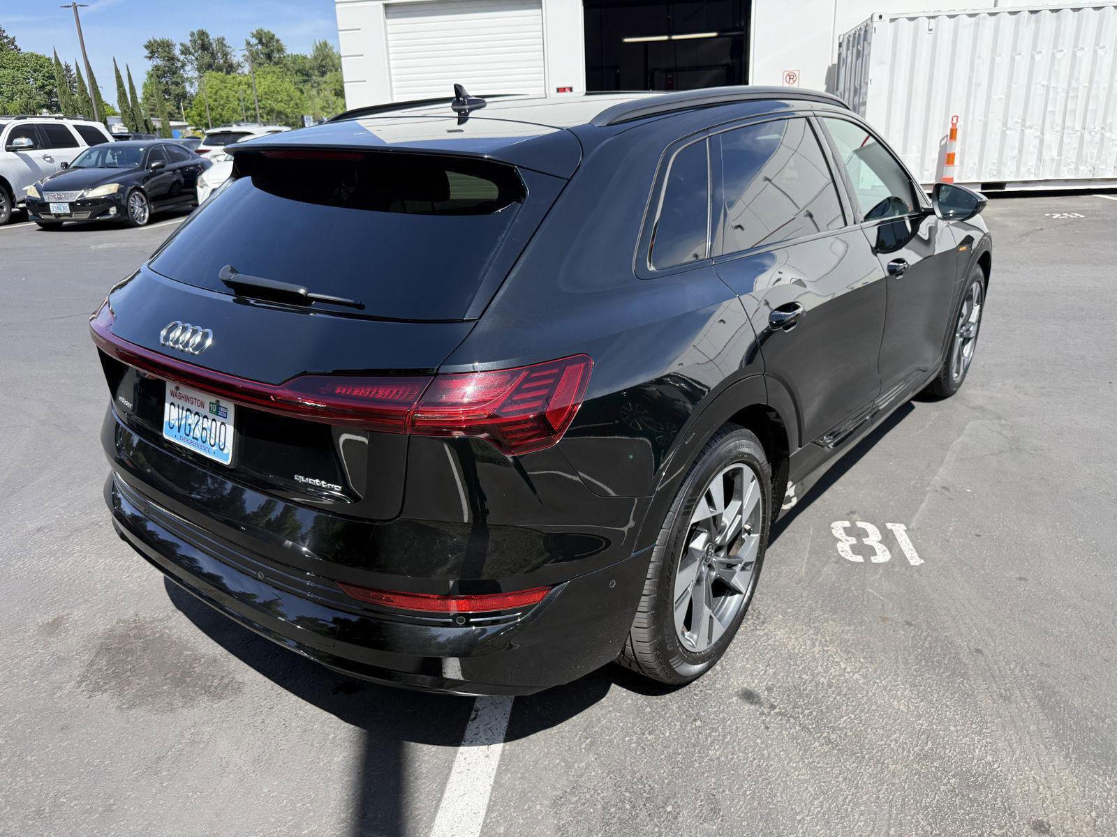 Used 2022 Audi e-tron Premium AWD/4WD image 5