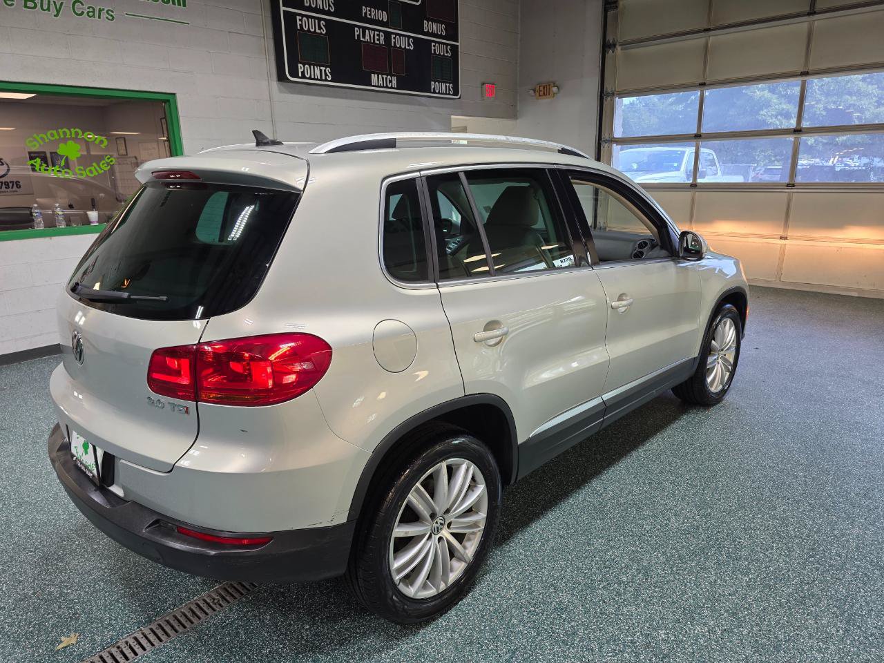 Used 2014 Volkswagen Tiguan SEL FWD image 6