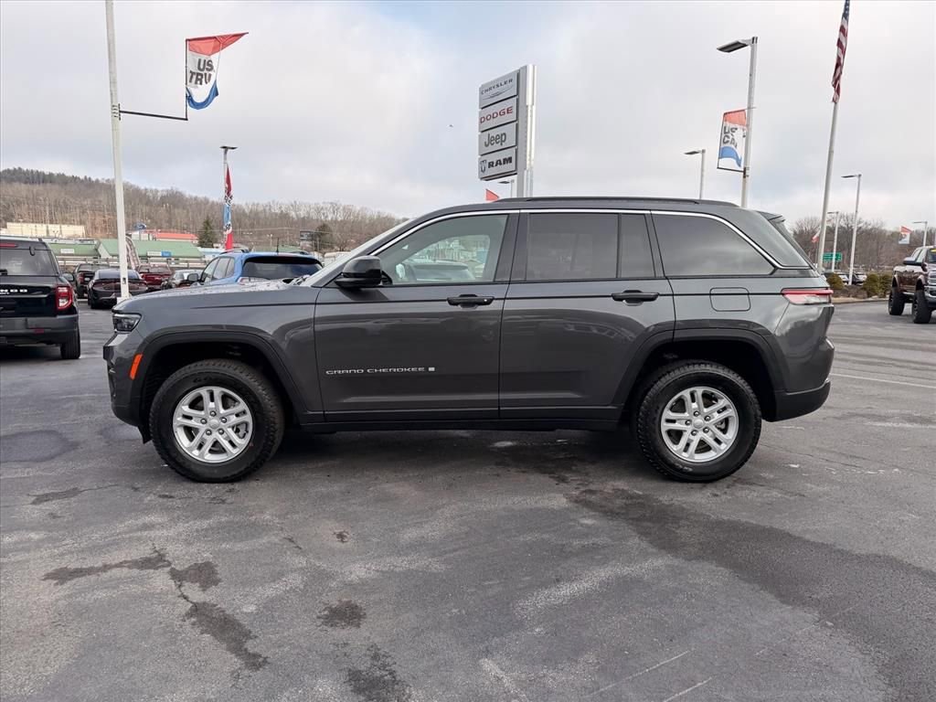 Used 2025 Jeep Grand Cherokee Laredo w/ Luxury Tech Group I AWD/4WD image 6