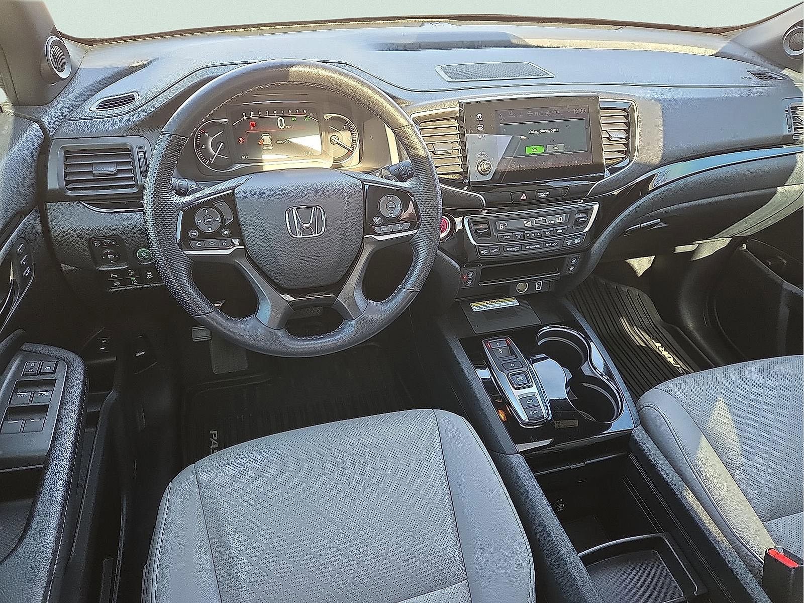 Used 2023 Honda Passport Elite image 11