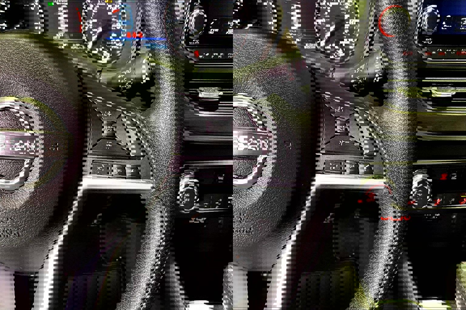 Used 2025 Nissan Altima 2.5 SV image 12