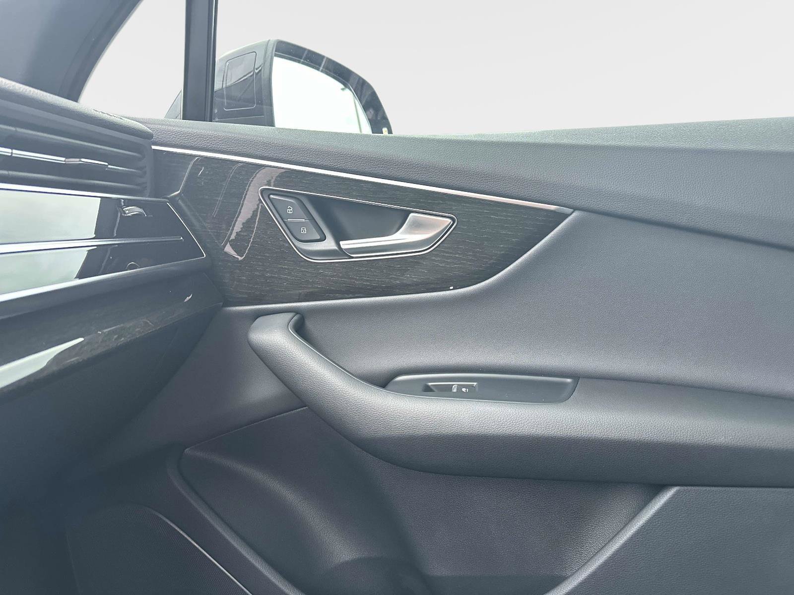 Used 2025 Audi Q7 2.0T Premium image 20