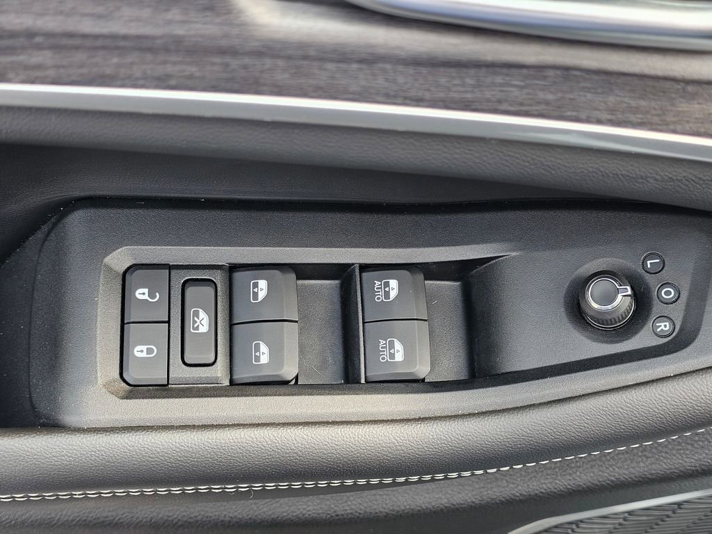 Used 2023 Jeep Grand Cherokee 4WD 4xe image 15