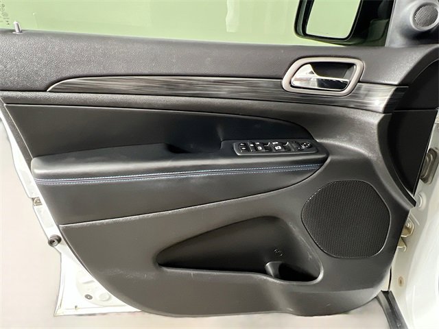 Used 2020 Jeep Grand Cherokee Laredo image 30