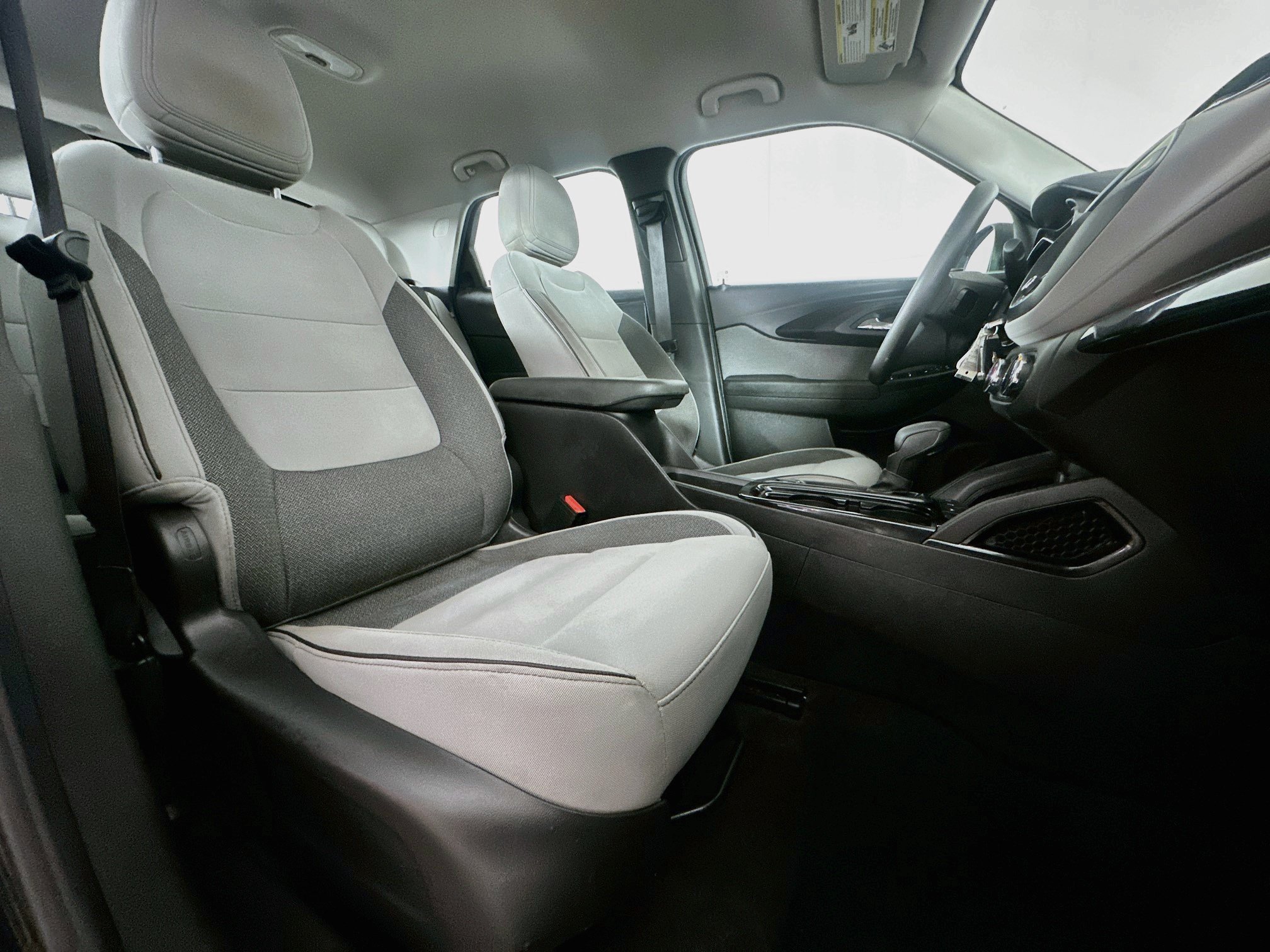 Used 2021 Chevrolet TrailBlazer LS FWD image 29