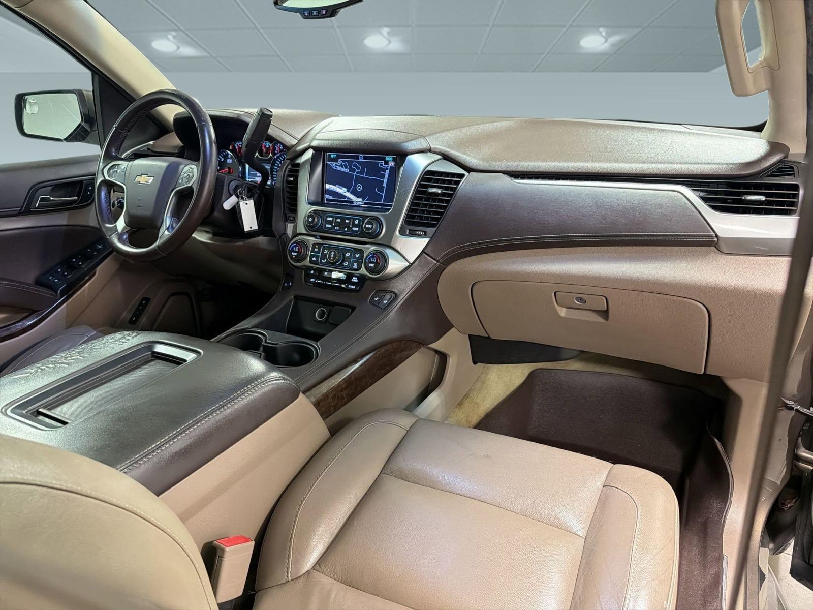 Used 2016 Chevrolet Suburban LT RWD image 27