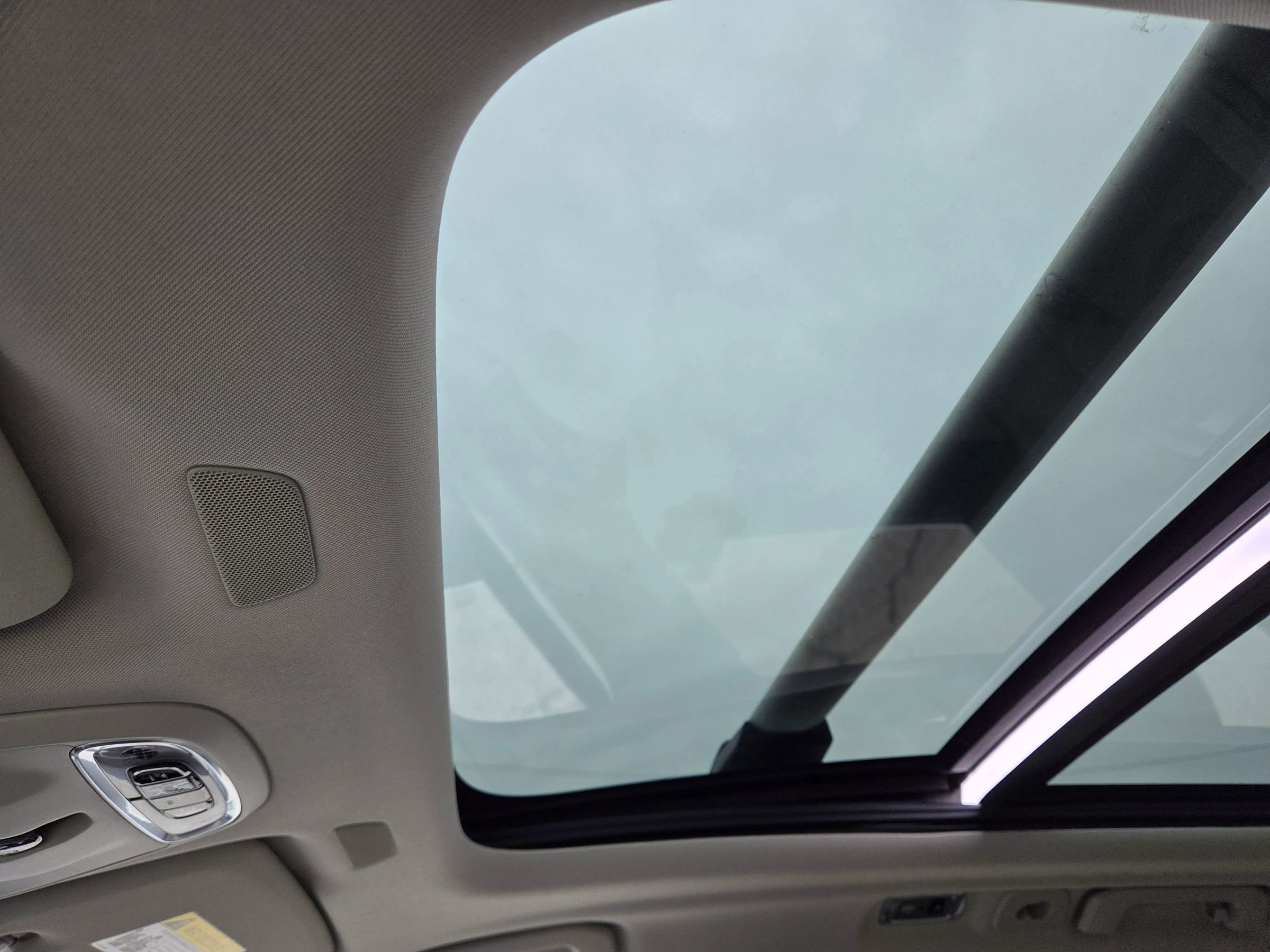 Used 2018 Volvo XC60 T8 Inscription w/ Advanced Package image 11