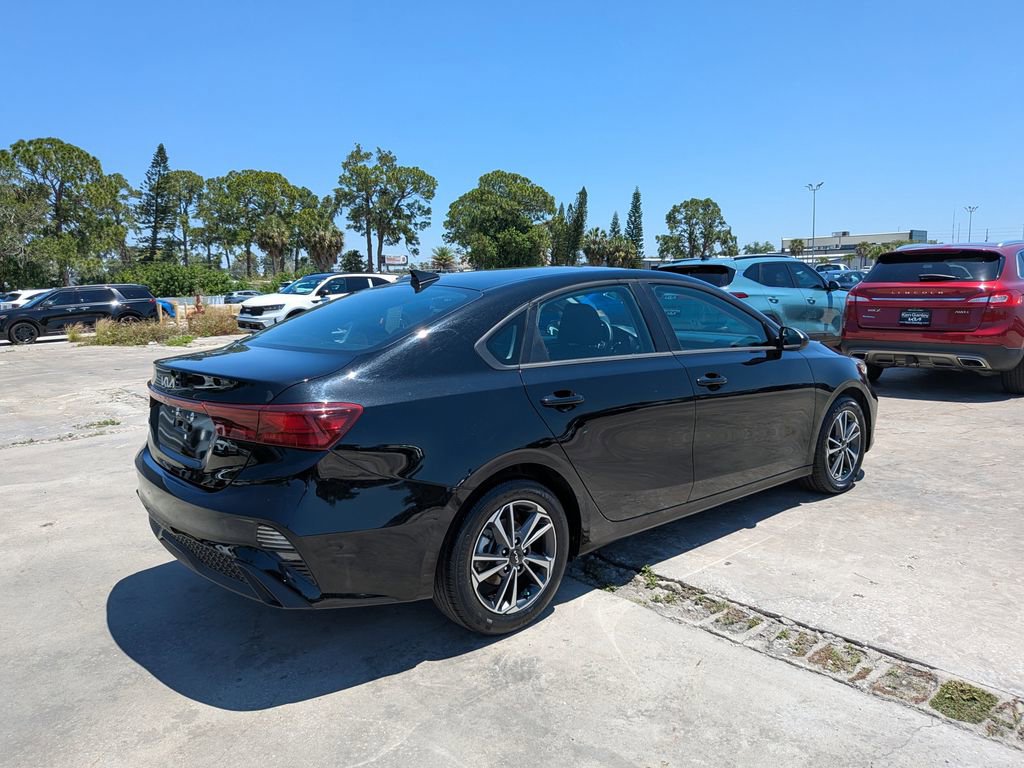 Certified 2024 Kia Forte LXS FWD image 8