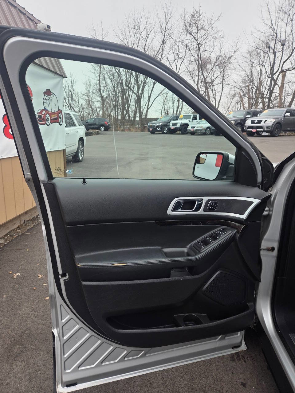 Used 2015 Ford Explorer Limited image 9