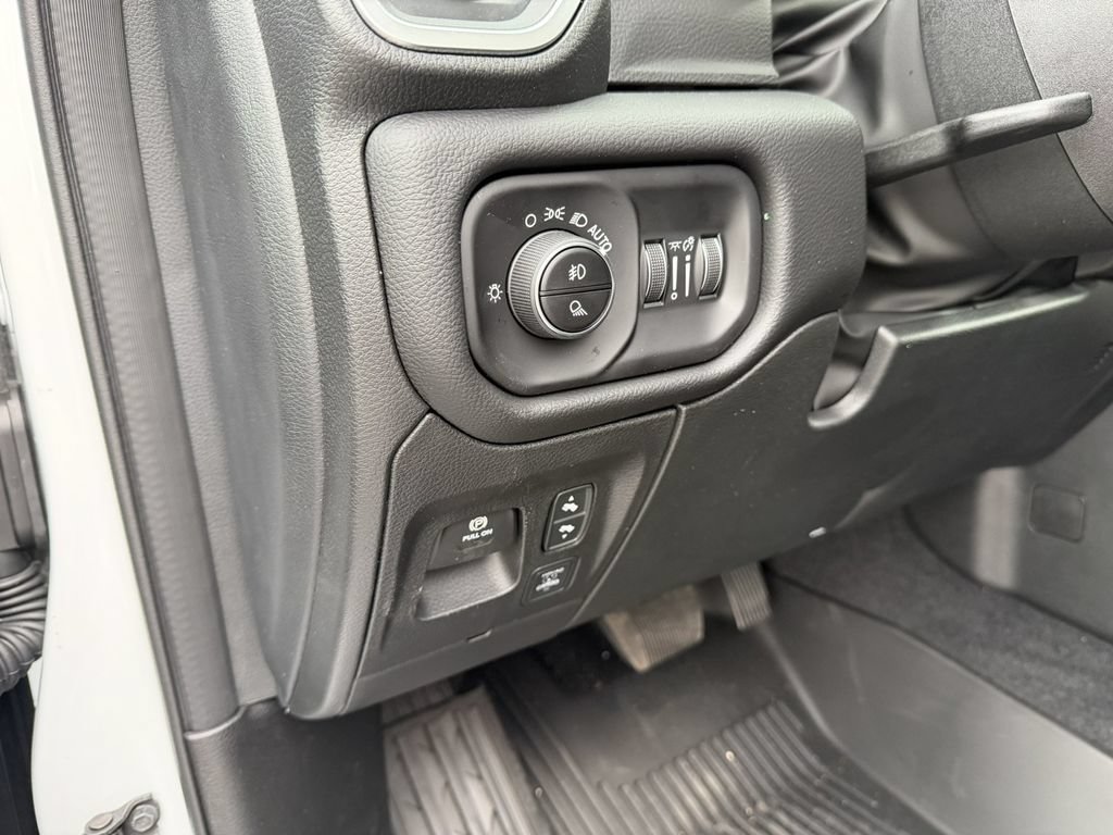 New 2026 RAM 1500 Big Horn AWD/4WD image 17