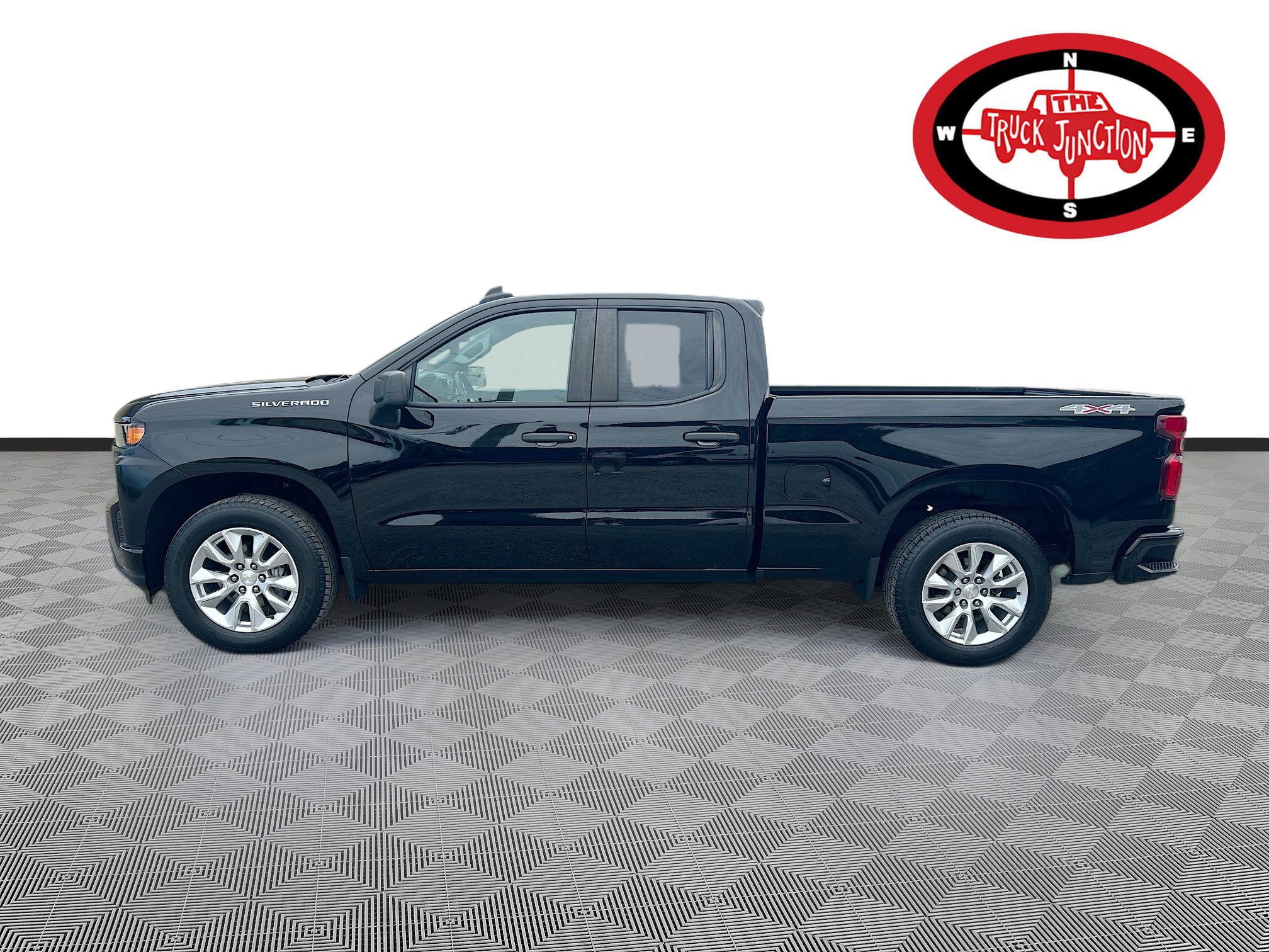 Used 2021 Chevrolet Silverado 1500 Custom w/ Safety Confidence Package image 4