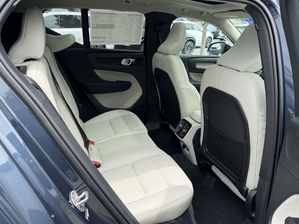 New 2026 Volvo XC40 B5 Ultra w/ Protection Package Premier AWD/4WD image 12