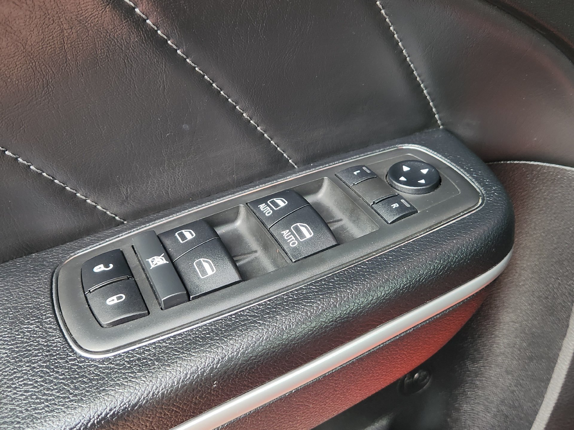Used 2019 Dodge Charger Scat Pack w/ Technology Group RWD image 25
