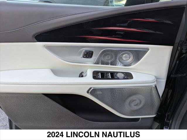 Used 2024 Lincoln Nautilus Black Label w/ Jet Appearance Package (87T) image 10