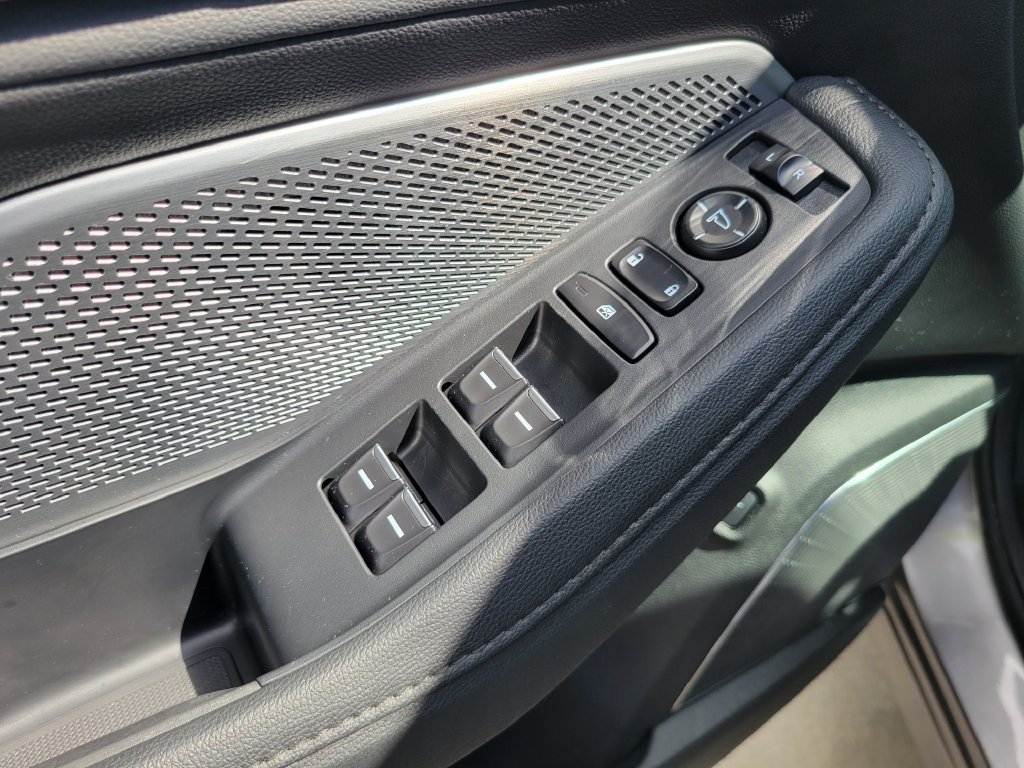 Used 2025 Acura MDX FWD image 19