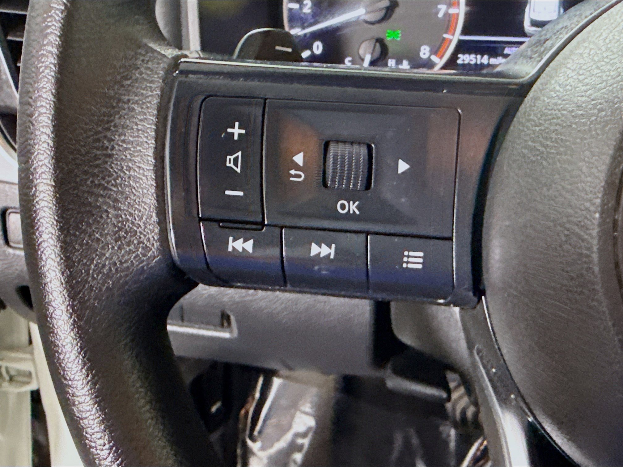 Used 2022 Nissan Rogue S AWD/4WD image 14
