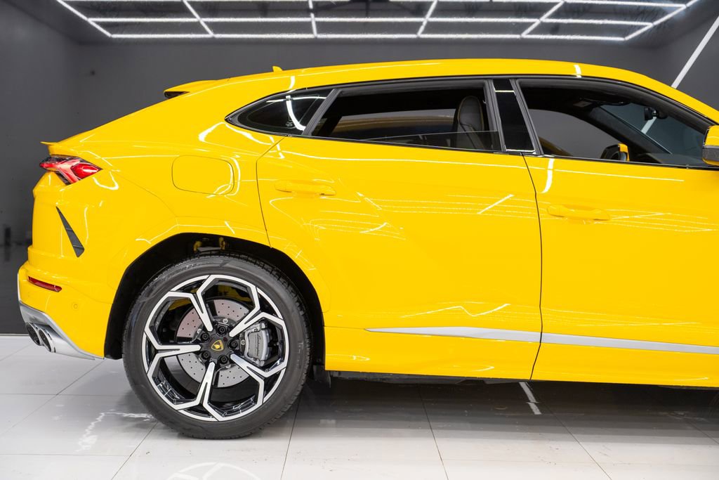 Used 2022 Lamborghini Urus image 9