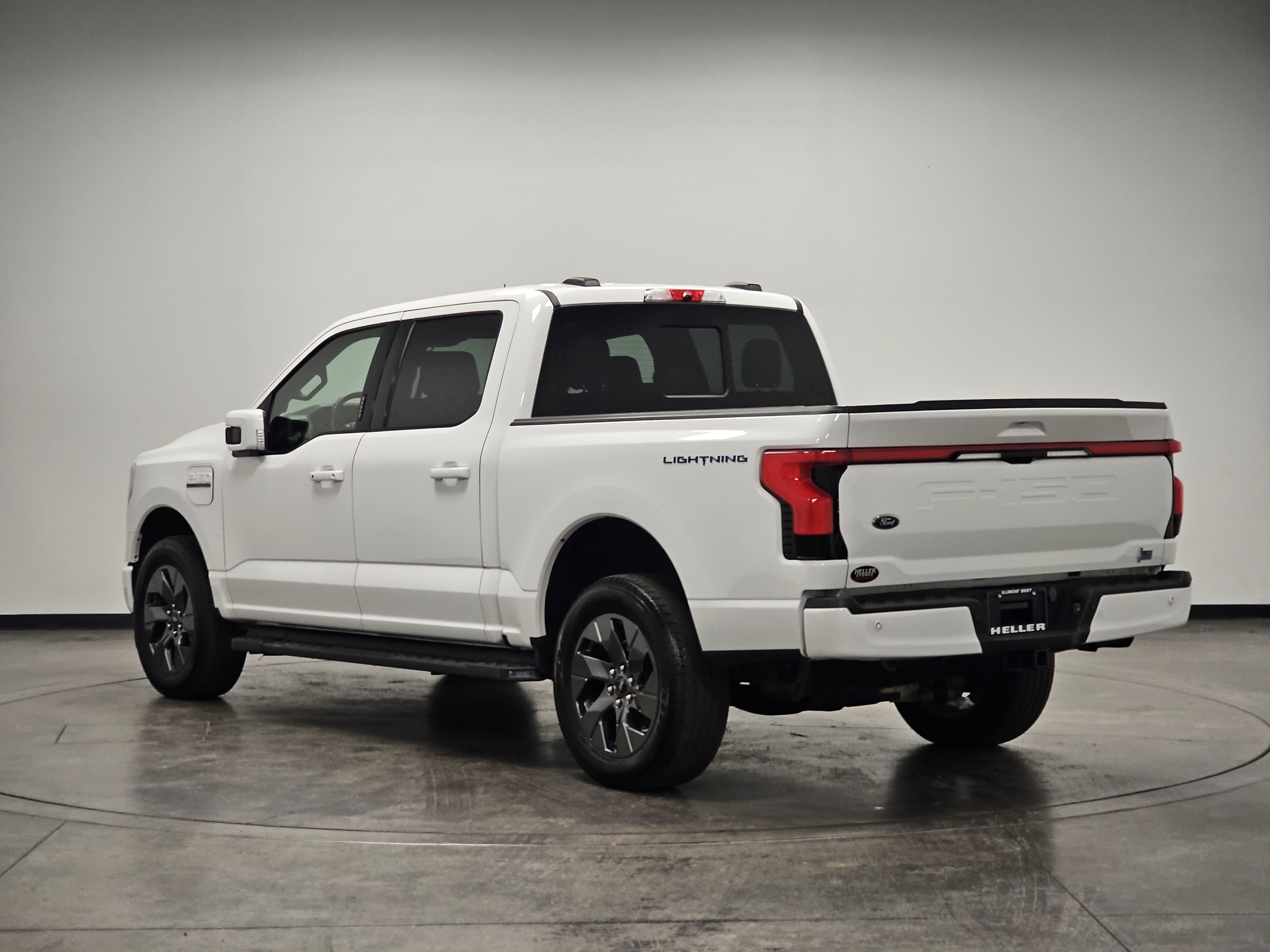 Used 2023 Ford F150 Lightning Lariat image 6