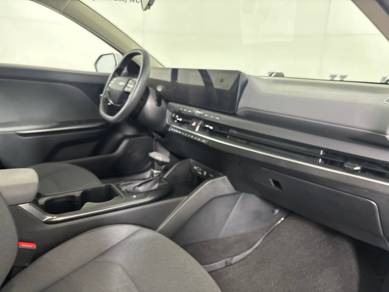 Used 2025 Kia K4 FWD image 30