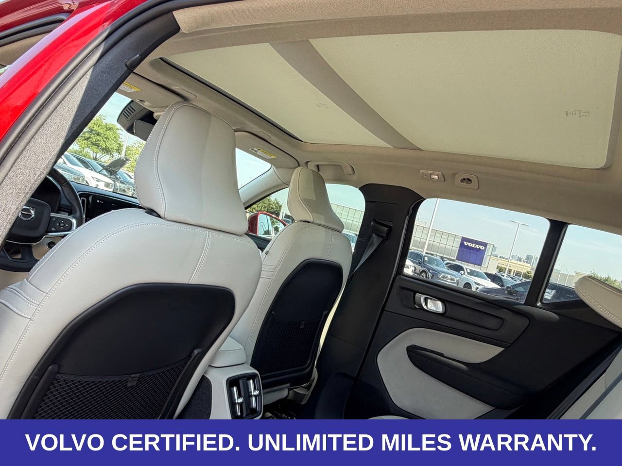 Certified 2024 Volvo XC40 B5 Plus AWD/4WD image 34
