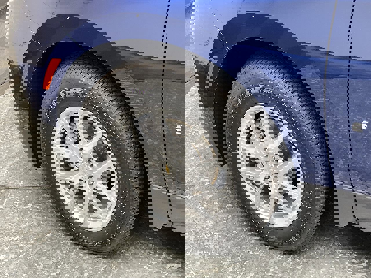 Certified 2022 Chevrolet Equinox LT w/ Driver Convenience Package image 32