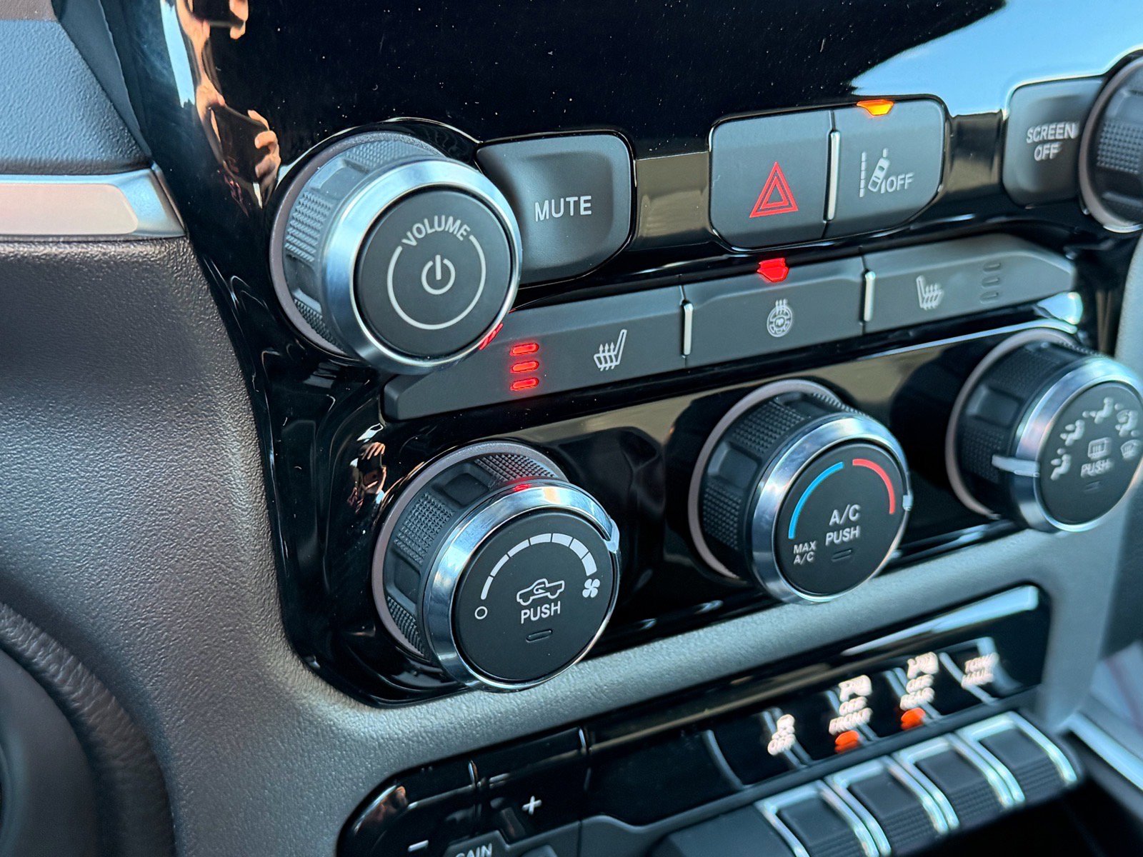 Used 2025 RAM 1500 Big Horn image 18