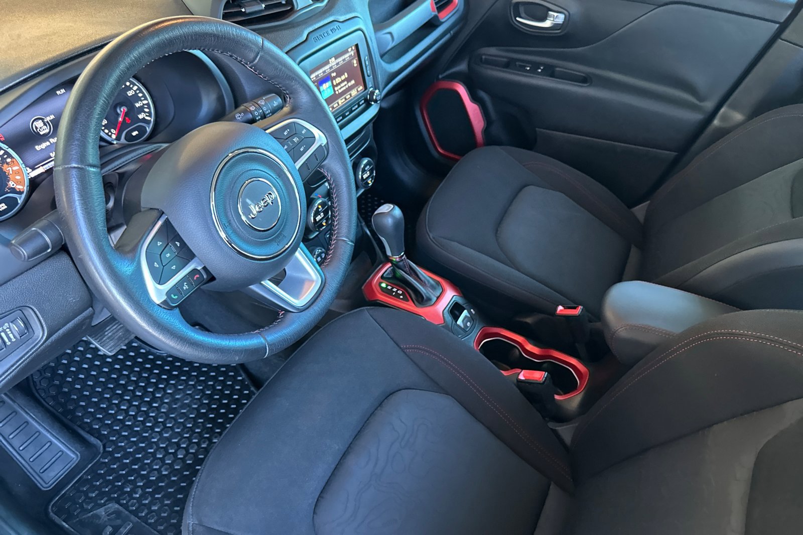 Used 2016 Jeep Renegade Trailhawk AWD/4WD image 10
