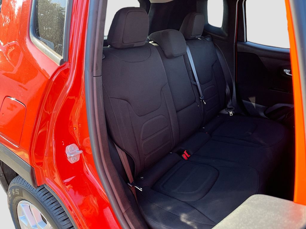 Certified 2019 Jeep Renegade Latitude w/ Popular Equipment Group FWD image 24