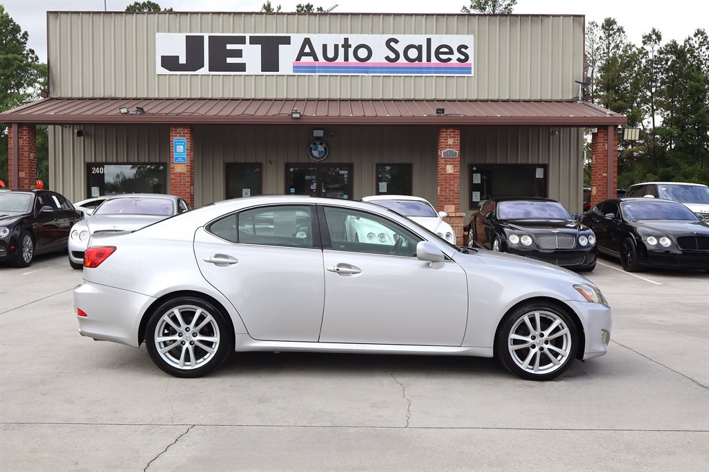Used 2006 Lexus IS 250 w/ Preferred Accessory Pkg RWD image 8