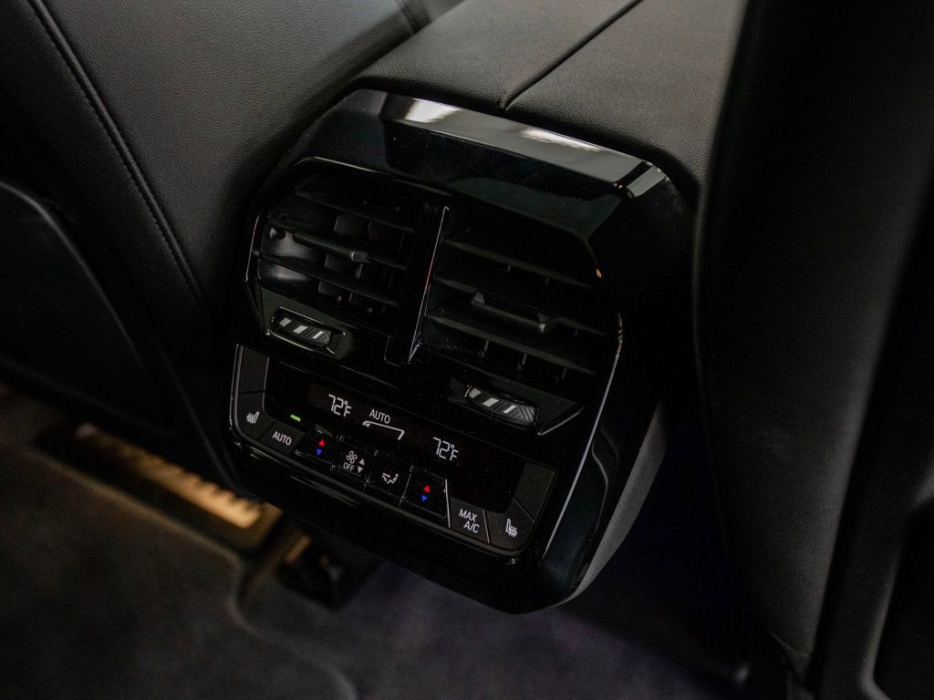 Used 2023 BMW iX xDrive50 w/ Premium Package image 26