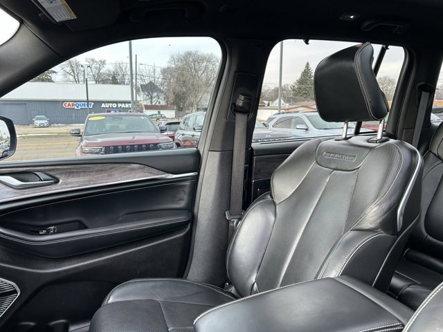 Used 2022 Jeep Grand Cherokee Overland w/ Adv Protech Group III image 34