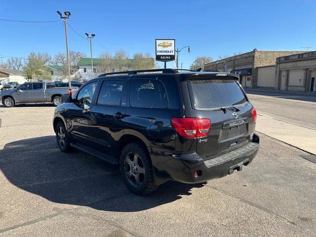 Used 2017 Toyota Sequoia SR5 w/ Sport Appearance Package AWD/4WD image 7