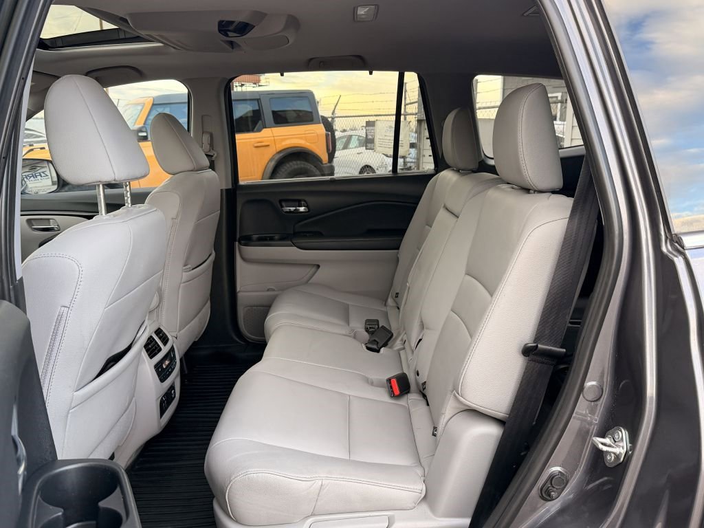 Used 2020 Honda Pilot Touring image 17
