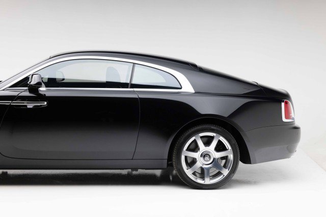 Used 2015 Rolls-Royce Wraith image 19