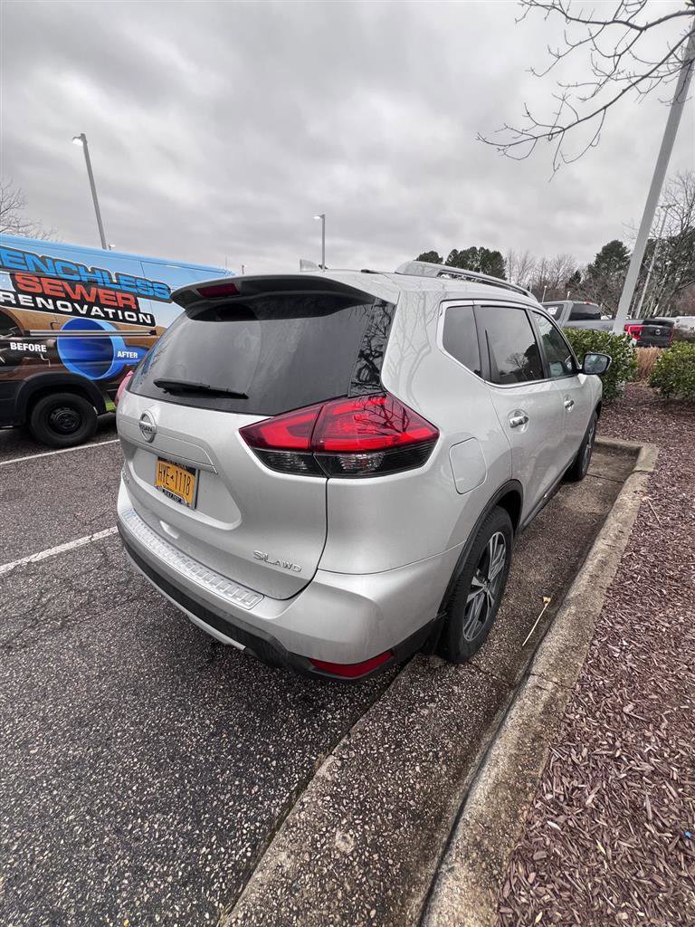 Used 2017 Nissan Rogue SL w/ SL Premium Package image 11