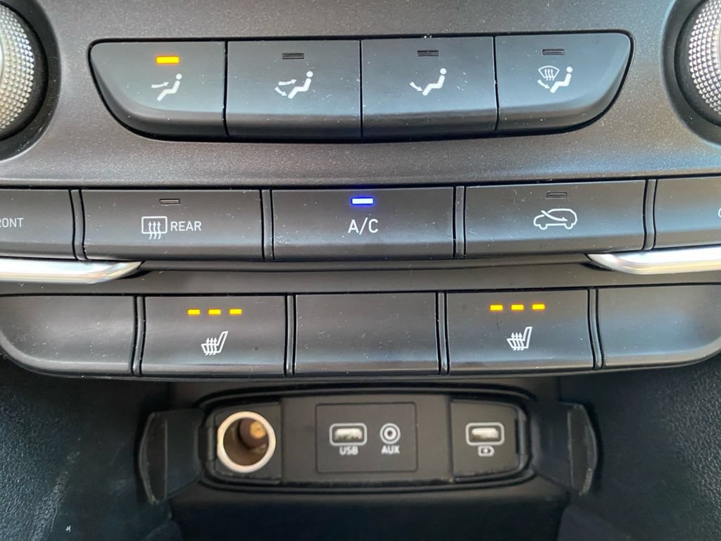 Used 2020 Hyundai Santa Fe SEL w/ Cargo Package FWD image 18