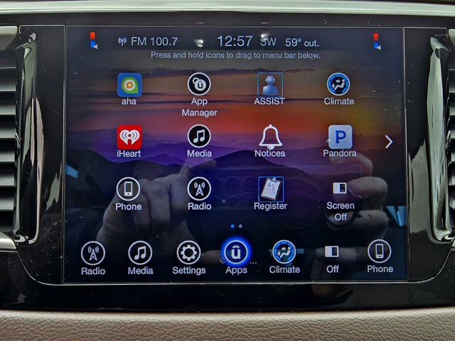 Used 2017 Chrysler Pacifica Touring w/ Tire & Wheel Group FWD image 12
