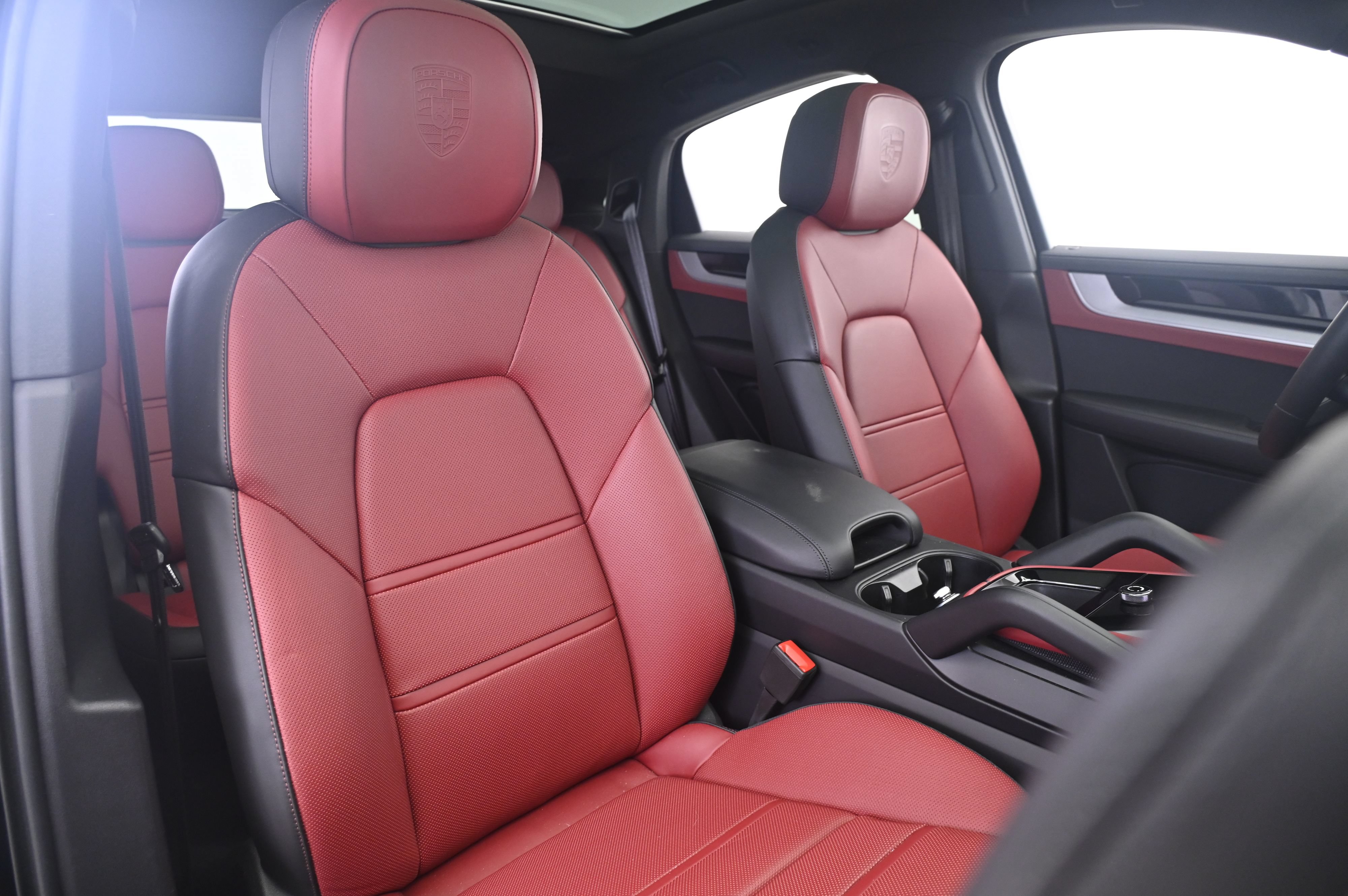 Certified 2026 Porsche Cayenne S AWD/4WD image 24